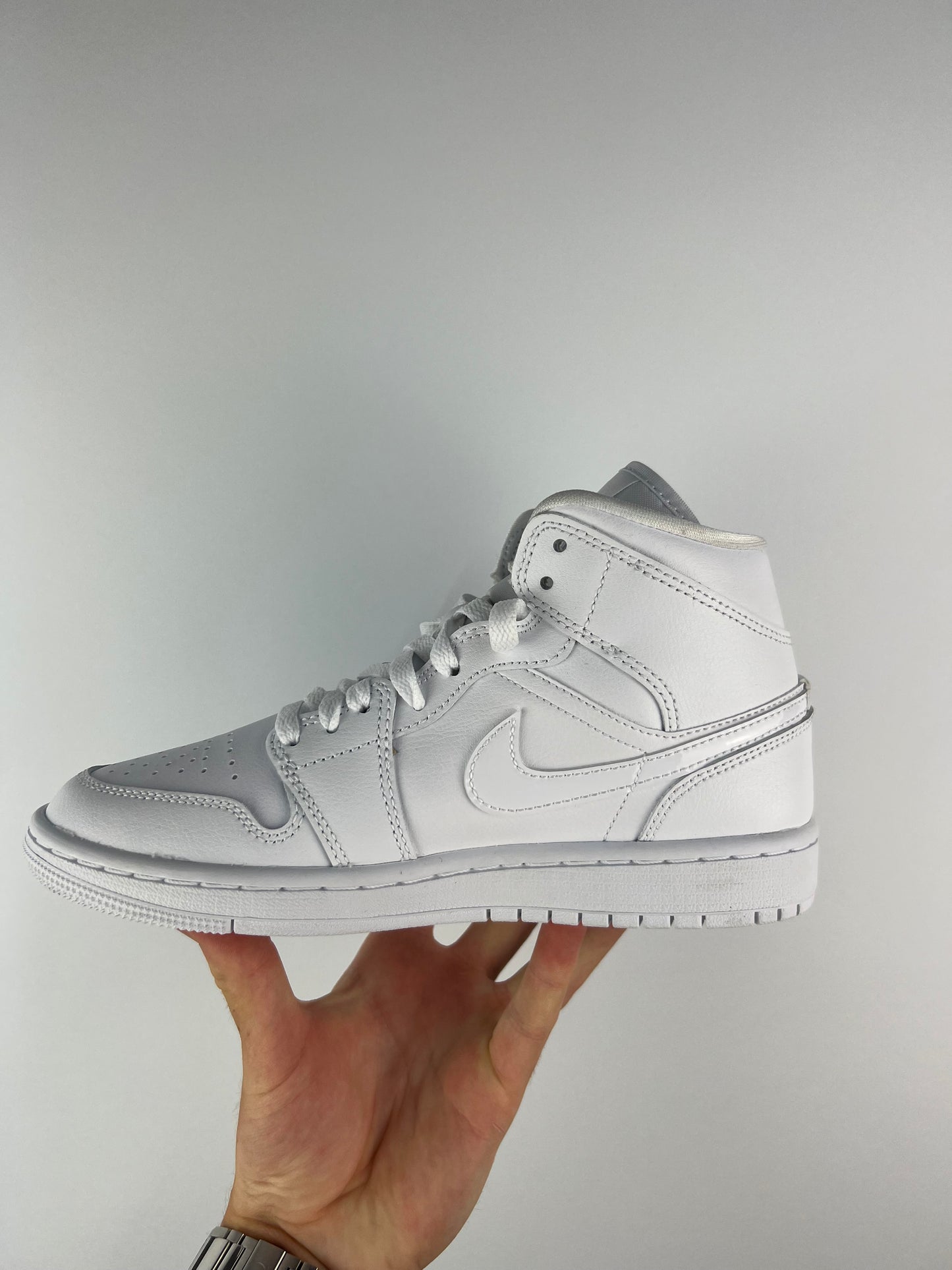 WMNS Air Jordan 1 Mid Triple White