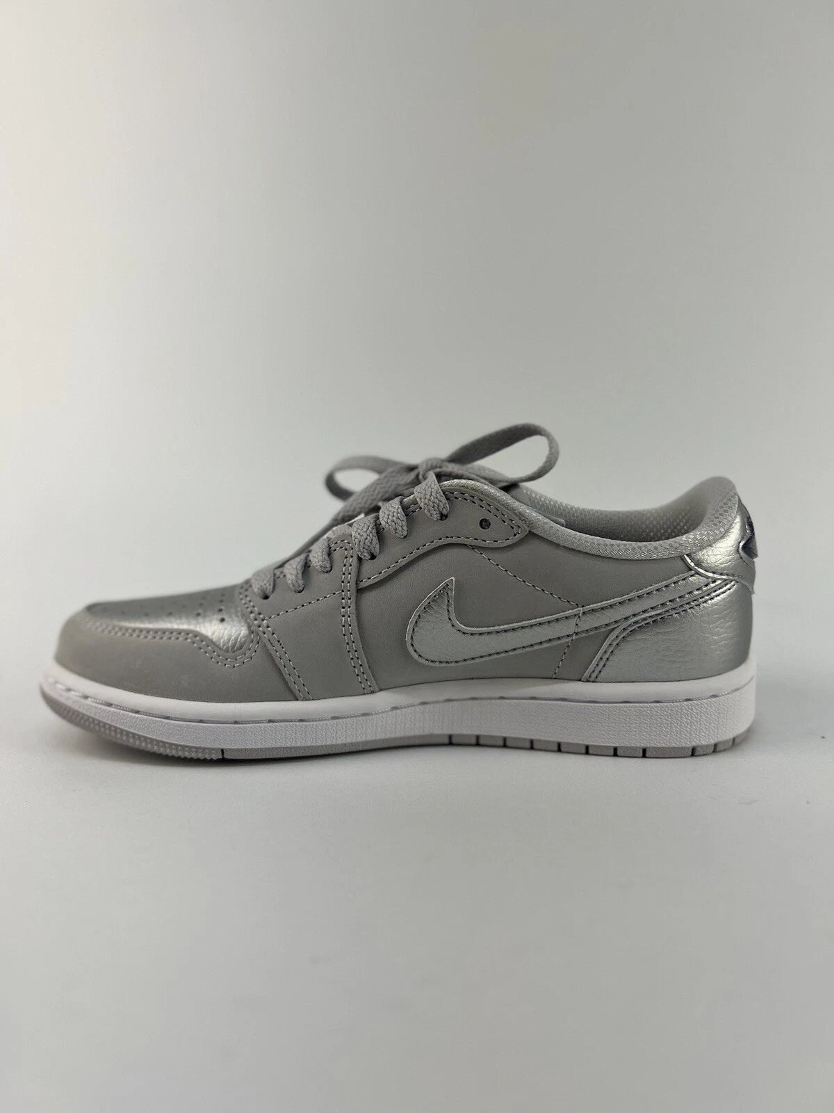 Nike Air Jordan 1 Low Retro OG Metallic Silver Mens