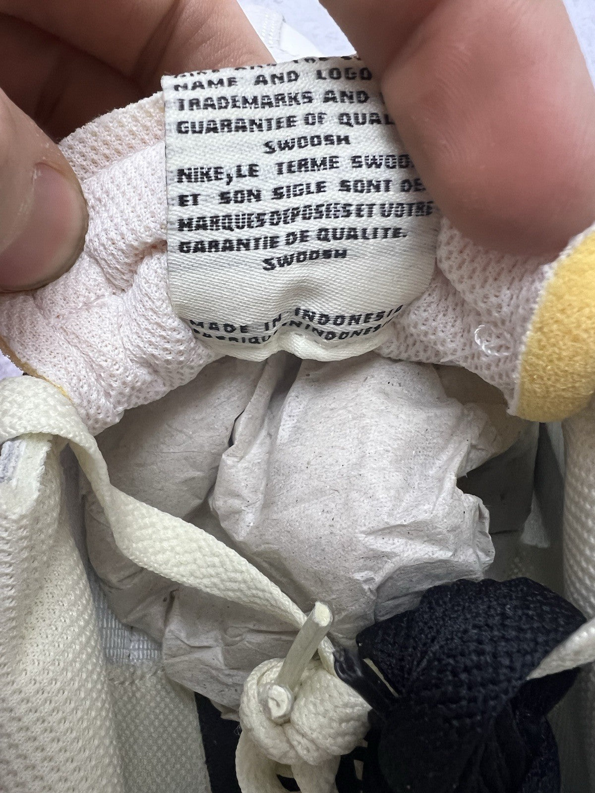 NIKE CORTEZ TXT SIZE UK 8.5 EUR 43 (HM9987 001) UNISEX TRAINERS